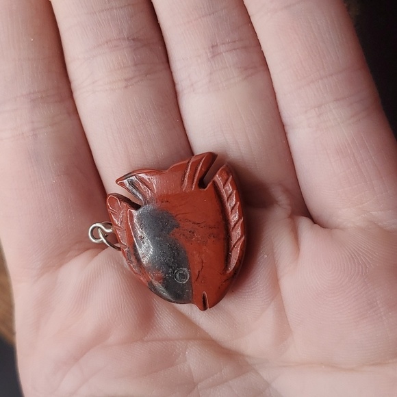 Jasper stone carved‎ fish native pendant - Picture 1 of 3